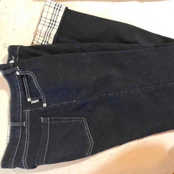 Burberry Jean's *8* - Picture 1 of 6